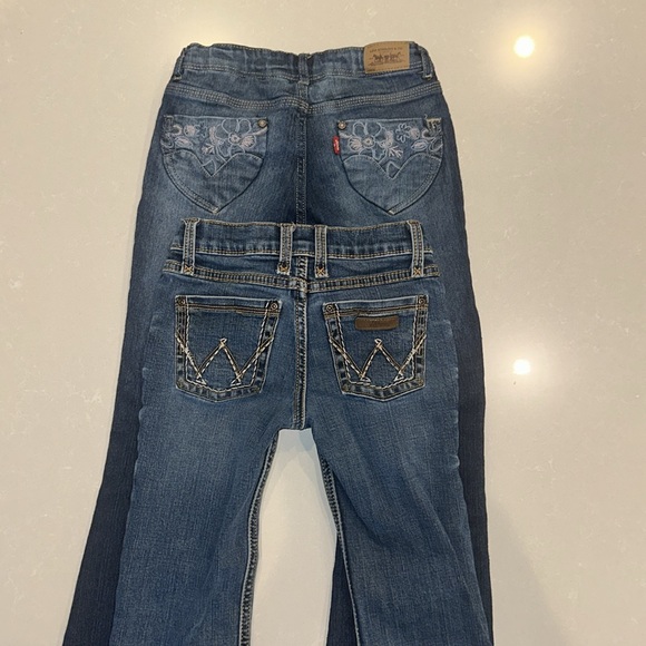 Girls bootcut jeans wrangler and Levi’s size 8 denim jeans flare - Picture 2 of 6
